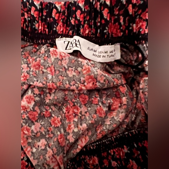 Zara Black and Pink Floral Mini Skirt - Picture 4 of 4